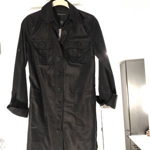 Dress with buttons and long sleeves